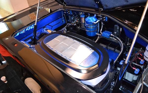 Zwei Motoren mit je 1350 PS treiben das Corvette-Boot an.