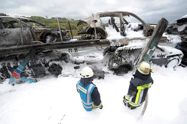 Sechs nagelneue Porsche-Modelle sind den Flammen zum Opfer gefallen.