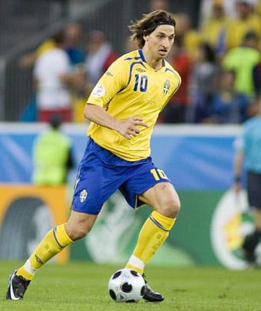 Der Topstar des besten Gruppenzweiten: Zlatan Ibrahimovic löst am letzten Spieltag mit den Schweden das Ticket für die EM 2012.