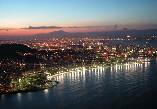 Auf www.gebeco.com wird eine 15-tägige Silvesterreise nach Brasilien angeboten. Wichtigster Stopp: Rio de Janeiro.