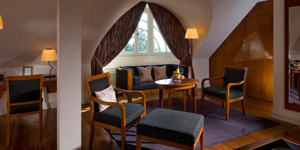 Deutschlands Hotel des Jahres 2012 heißt Burg Schlitz. Die Inneneinrichtung besteht aus maßgefertigtem Mobiliar.