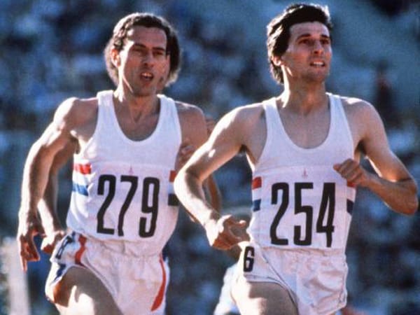 Sebastian Coe (re.) vs. Steve Ovett: Von den 70ern bis Mitte der 80er Jahre dominierten die zwei Briten die Mittelstrecke. 17 Weltrekorde pflasterten den Weg der Athleten, die sich 1981 binnen zehn Tagen gleich dreimal die Weltbestzeit über die Meile streitig machten. Bei Olympia 1980 gewann Ovett vor Coe Gold über dessen Lieblingsstrecke (800-Meter). Coe drehte den Spieß dann über Ovetts Paradedisziplin (1.500 Meter) um. Coe konnte diesen Erfolg 1984 wiederholen, profitierte aber auch von Ovetts Atemproblemen.