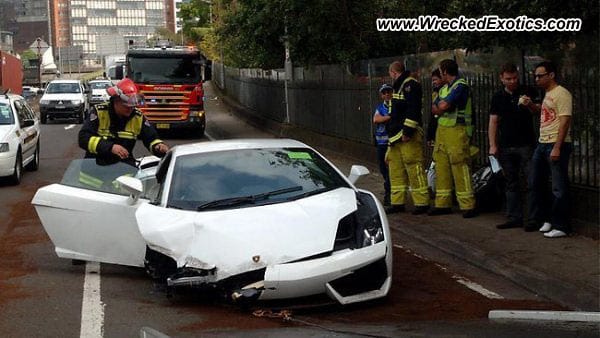 Hier verunglückte ein Lamborghini Gallardo in Sydney.