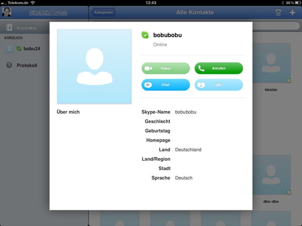 Auch Skype ist ein beliebtes Kommunikations-Werkzeug. Neben Telefonaten und Videotelefonie können auch SMS gesendet werden. Beim Chat können auch mehrere Teilnehmer chatten und dabei auch Dateien senden.