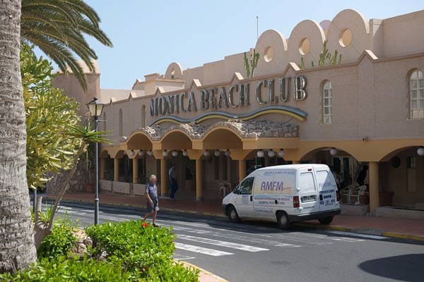 Pool des Hotels "Sunrise Monica Beach" auf Fuerteventura.