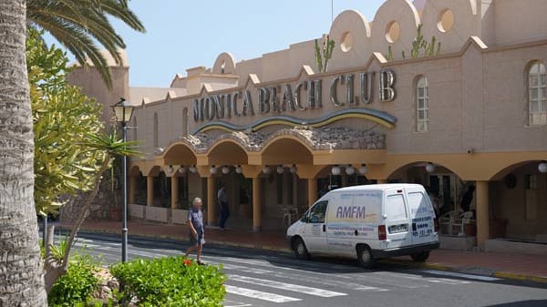 Pool des Hotels "Sunrise Monica Beach" auf Fuerteventura.