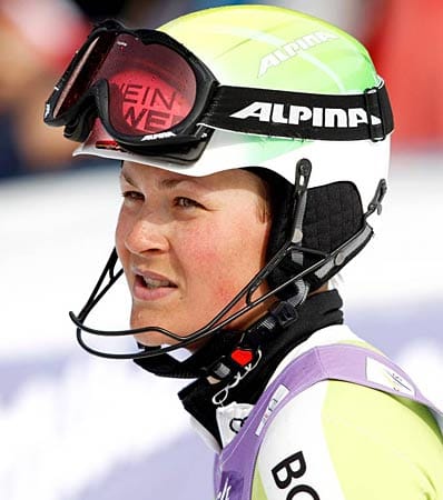 Fanny Chmelar ist mit 1,87 Meter eine der größten Skirennläuferinnen im Weltcup. Im letzten Slalom der Saison 2009 in Are erreichte sie als Zweite ihr bisher bestes Weltcup-Ergebnis. Damit löste sie das Ticket für Olympia 2010, wo sie im 2. Durchgang des Slaloms ausschied. Bei der WM in Garmisch 2011 fuhr die 26-Jährige auf Rang 15.