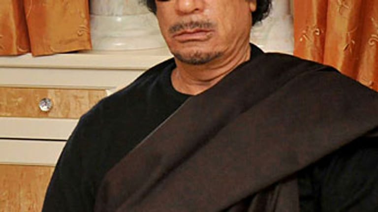 Libyens Ex-Diktator Muammar al-Gaddafi ist nach Berichten des Übergangsrats gefasst und getötet worden. Er war über Jahrzehnte die schrillste Figur in der Riege der arabischen Despoten.
