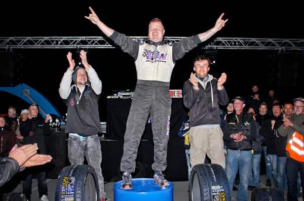 Der Drift-Neuling Patrick Becker gewinnt überraschend das Parkhaus-Spektakel, und das in einem alten Opel Kadett. Der Drift-Neuling Patrick Becker gewinnt überraschend das Parkhaus-Spektakel, und das in einem alten Opel Kadett.