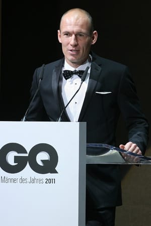 Vielleicht trübt der Preis über seine momentane Verletzung hinweg: Der Fußballer Arjen Robben wurde in der Kategorie "Sport International" von GQ zum Mann des Jahres gekürt.