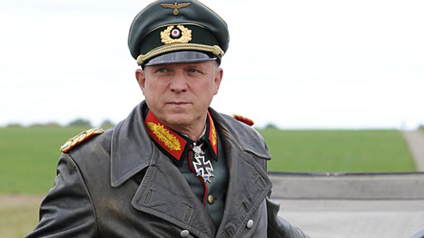 Ulrich Tukur als "Wüstenfuchs" in der umstrittenen SWR-Produktion "Rommel"