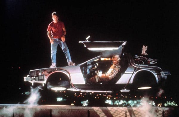 Der DeLorean erlangte vor allem durch die "Zurück in die Zukunft"-Filme Kultstatus. In den Hollywood-Streifen dient der Wagen als Zeitmaschine.
