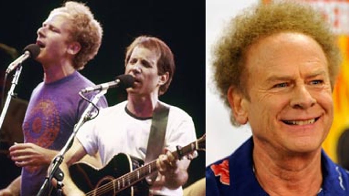 Art Garfunkel 1982 bei einem Auftritt mit Paul Simon und im Jahr 2009.