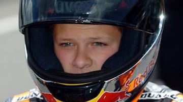Schon als kleiner Junge saß Stefan Bradl auf dem Pocket-Bike. Mit 13 Jahren fuhr er sein erstes Rennen auf dem Sachsenring.
