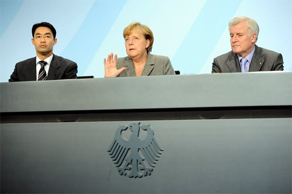 Merkel, Rösler und Seehofer sind sich einig: Steuersenkungen sollen kommen
