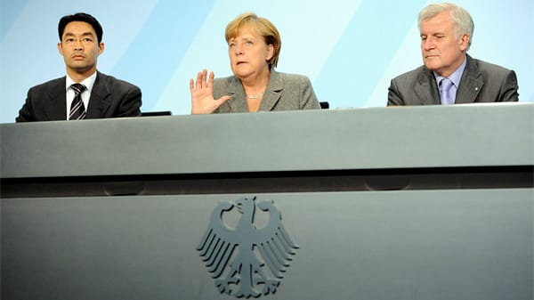 Merkel, Rösler und Seehofer sind sich einig: Steuersenkungen sollen kommen