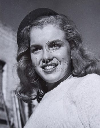 Dieses Bild stammt ebenfalls aus dem Jahr 1946. Marilyn war damals 19 Jahre alt.