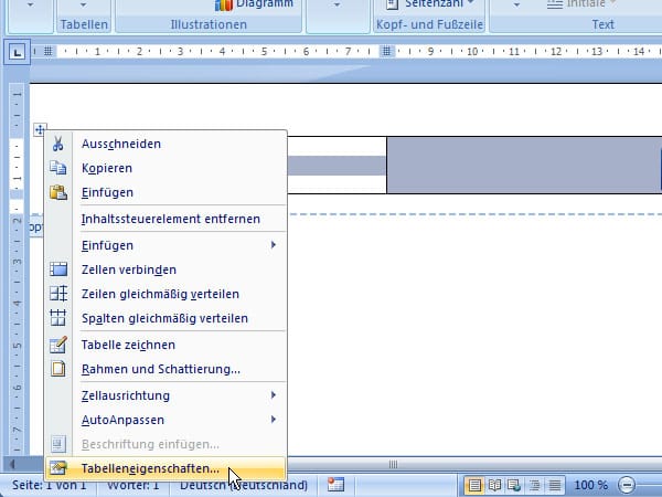 Eine dünne farbige Linie soll den Fließtext von der Kopfzeile abtrennen. Markieren Sie dazu die komplette Tabelle mit einem Klick auf das Fadenkreuz-Icon links oben. Per Rechtsklick auf das Icon rufen Sie dann das Kontextmenü auf und wählen Tabelleneigenschaften.