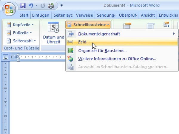 In die jeweils äußere Zelle (auf der ungeraden Seite also die rechte) fügen Sie die Feldfunktionen für die Seitenzahl ein. Platzieren Sie den Eingabe-Zeiger an der entsprechenden Stelle in der Fußleiste. Klicken Sie dann auf die Schaltfläche Schnellbausteine und wählen den Befehl Feld.