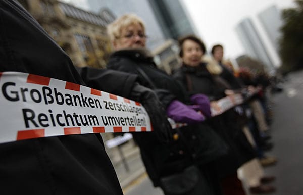 "Banken in die Schranken": Demonstration in Frankfurt