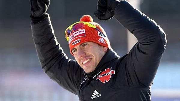 Im vergangenen Winter sprintete Arnd Peiffer bei der WM in Chanty-Mansijsk zu Gold. Spannende Einblicke gewährt Peiffer in seinem Video-Blog - hier plaudert er aus dem Nähkästchen der Biathleten.