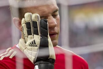 Einbruch in die Wohnung - Manuel Neuer kann es nicht fassen.