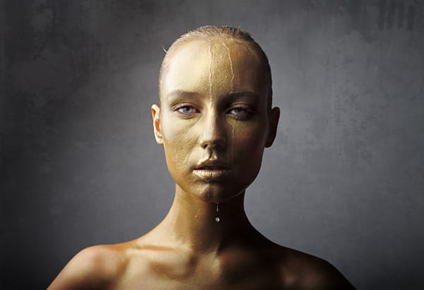 Skurrile Beauty-Trends: Gold-Gesichtsbehandlung.