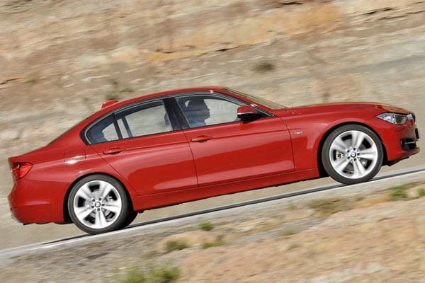 Der neue 3er BMW ist verglichen mit dem Vorgängermodell um 9,3 Zentimeter gewachsen.