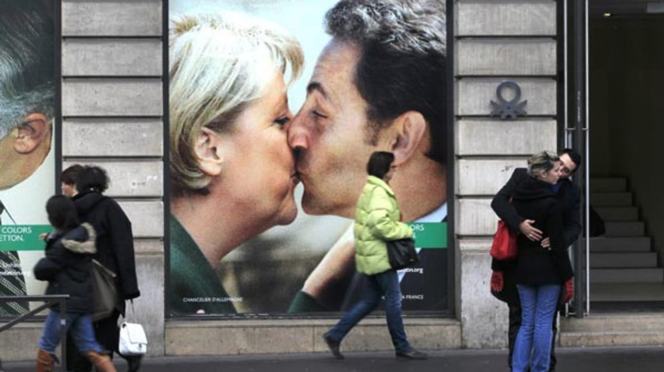 Benetton-Kampagne "Unhate": Angela Merkel küsst Nicolas Sarkozy