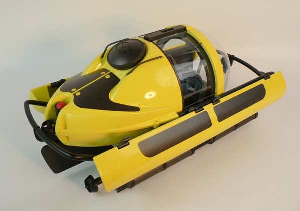 Das Unterwassergefährt ist in verschiedenen Versionen erhältlich. Der Kunde wählt zwischen einer Tauchtiefe von 100 bis 300 Metern.
