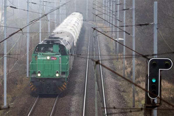 Gegen 10 Uhr hat der Castortransport die deutsch-französische Grenze passiert und ist jetzt in Deutschland auf dem Weg nach Gorleben
