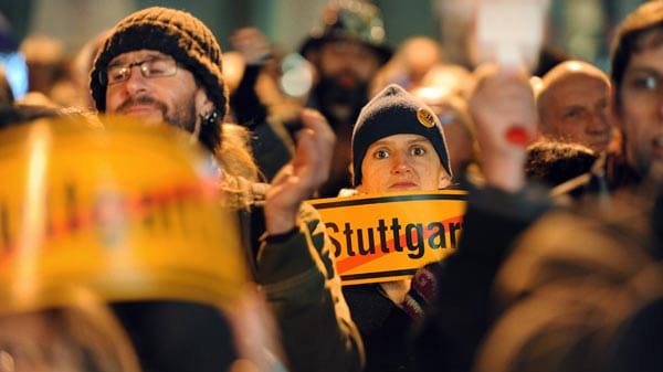 Die Gegner von Stuttgart 21 sind bei der Volksabstimmung über das Bahnprojekt klar gescheitert Die Gegner von Stuttgart 21 sind bei der Volksabstimmung über das Bahnprojekt klar gescheitert