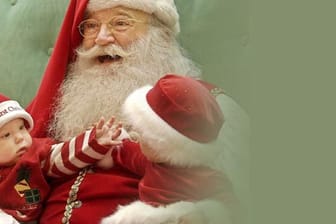 In den USA beschenkt Santa Claus die Kinder