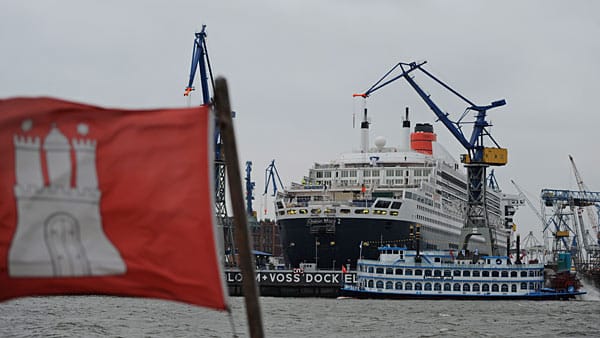 Bereits am Morgen des 26. November kam die Queen Mary 2 in Hamburg an.