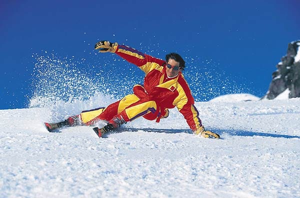 Ebenfalls nur 74 Kilometer vom Airport entfernt befindet sich die Skigebiete Dachstein-West und Lammertal. Wintersportfreunde erwartet dort etwa 103 Pistenkilometer und 43 Lifte. In der Region liegen fünf Skigebiete nah beisammen.