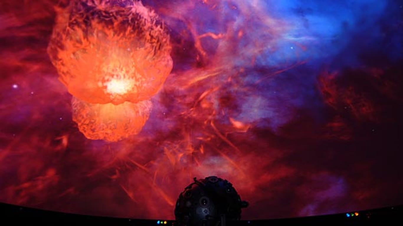 Faszinierende Blicke ins Universum gibt es im Planetarium zu sehen.