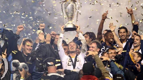 Platz 9 David Beckham: "Becks" gewann zuletzt das Finale des amerikanischen MLS Cup. Feiern lassen kann er sich auch für umgerechnet etwa 30 Millionen Euro Einnahmen pro Jahr.