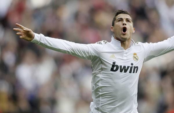 Platz 8: Cristiano Ronaldo von Real Madrid ist der am zweithöchsten platzierte Fußballer in der Liste der Topverdiener. Seine zahlreichen Treffer bringen dem Portugiesen ein jährliches Salär von 38,80 Millionen Dollar ein.