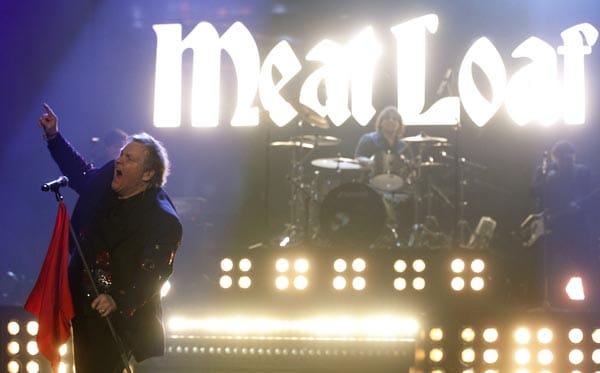 Zu den musikalischen Attraktionen zählte Altrocker Meat Loaf, der ein Medley seiner größten Hits vortrug.