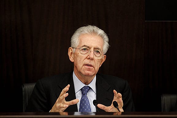 Italiens Regierungschef Mario Monti geht ein ehrgeiziges Sparprogramm an