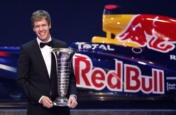 "Ich bin überglücklich und sehr stolz, meinen zweiten WM-Pokal hier entgegenzunehmen", sagte Vettel. Nach eigenen Angaben hatte er seinen im Vorjahr gewonnenen Pokal ein Jahr lang in seinem Haus stehen und wollte ihn nicht wieder hergeben. "Es fällt schwer, in Worte zu fassen, was es für mich bedeutet, den Pokal erneut zu gewinnen", sagte er.