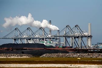 E.ON Kraftwerk im Rotterdamer Hafen