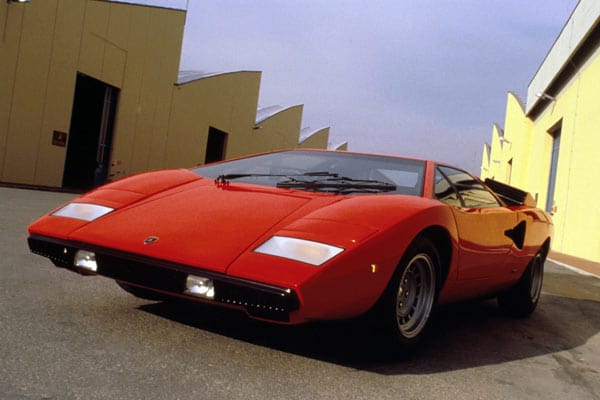 In der Automobilgeschichte ist der Lamborghini Countach ein monolythsicher Designklassiker - und Bindeglied zu den Kohlefaser-Racern des 21. Jahrhunderts.