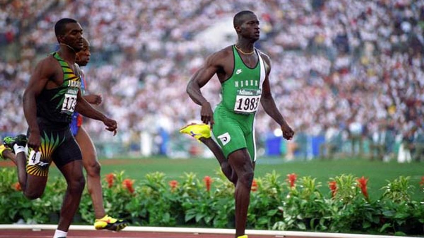Sunday Bada (re.) bei den olympischen Spielen 1996. Er wurde nur 42 Jahre alt.