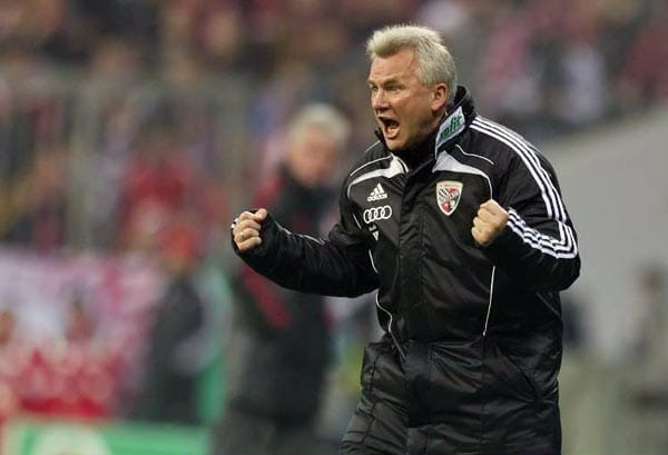 Flop: Benno Möhlmann war in der letzten Saison noch der Retter des FC Ingolstadt. In dieser Spielzeit gelingt es ihm nicht, mit seiner Elf den Tabellenkeller zu verlassen. Als Konsequenz muss Möhlmann nach genau einem Jahr bei den Bayern seinen Hut nehmen.
