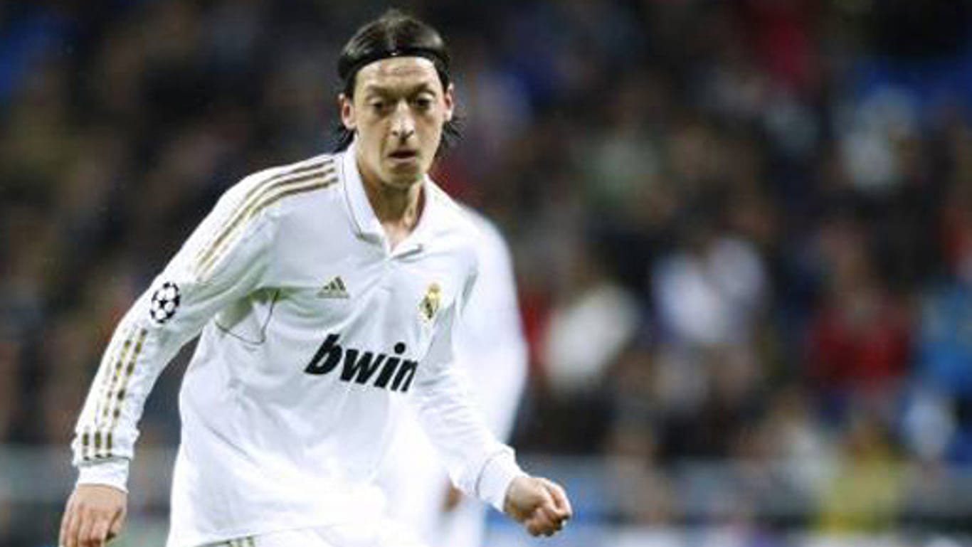 Mesut Özil gerät bei Real Madrid immer mehr ins Kreuzfeuer der Kritik.
