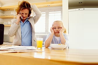Eltern mit ADS können das Familienleben chaotisch machen.