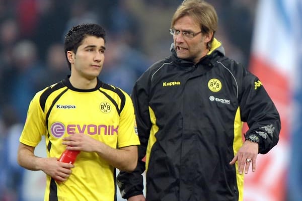 Haben immer noch ein sehr gutes Verhältnis: Der Ex-BVB-Profi Nuri Sahin (li., seit 2011 bei Real Madrid) und Trainer Jürgen Klopp.