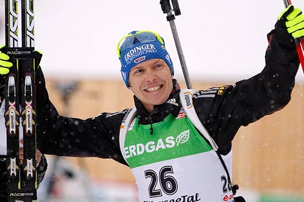 Andreas Birnbacher jubelt zu Recht über seinen Coup von Hochfilzen.