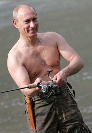 Walujew zieht für die Partei "Geeintes Russland" des ebenfalls sportlichen Regierungschefs Wladimir Putin in die Duma ein.